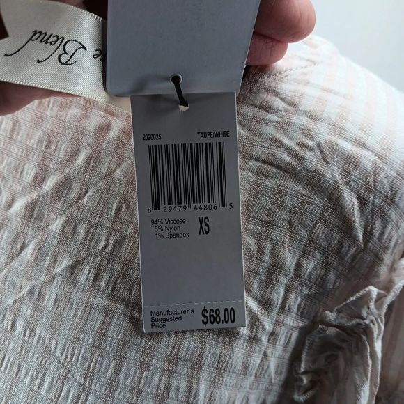 NWT Chelsea & Theodore Women SZ XS Taupe Striped Blouse Flutter Sleeves $68 MSRP - Picture 3 of 13